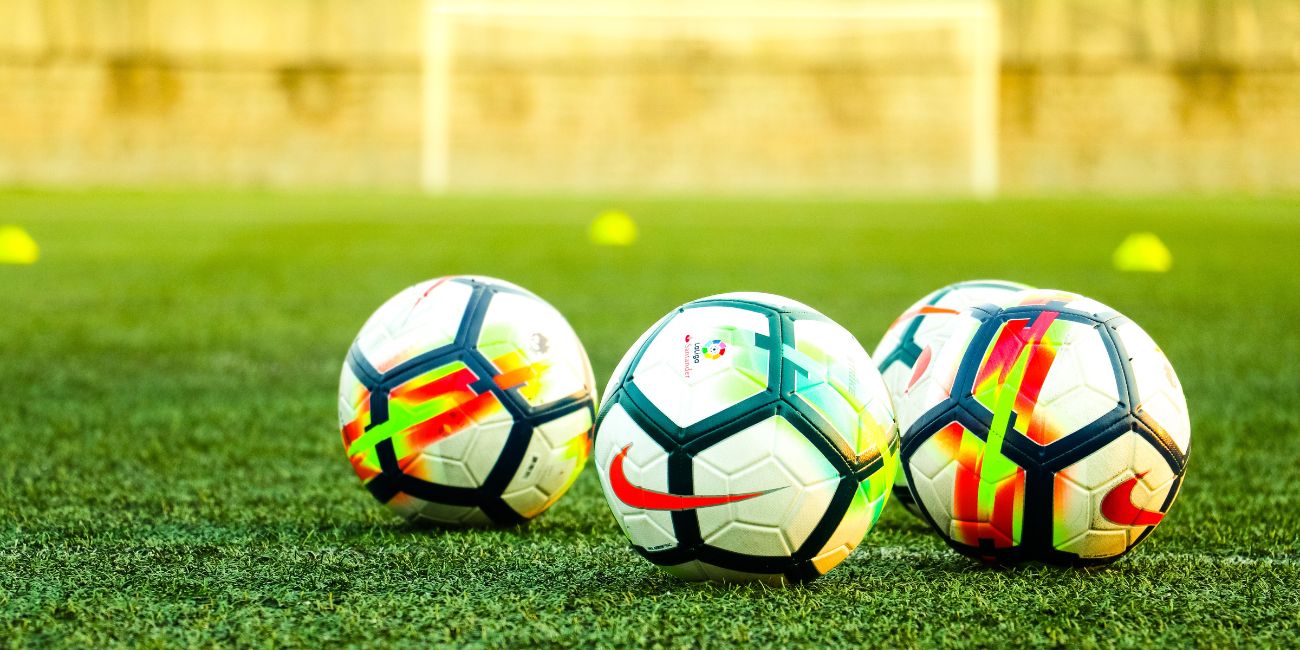 Why Do Football Fans Like To Play In Online Casinos?